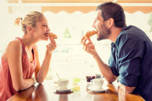 couple eating